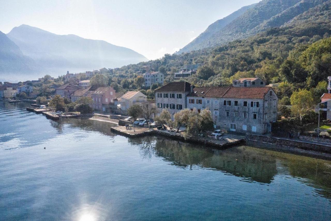 Cosy Traditional Waterfront Stone House Hotel Prcanj Exterior photo